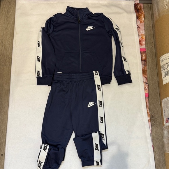 Nike Navy Tracksuit with Logo Stripes - Picture 2 of 12